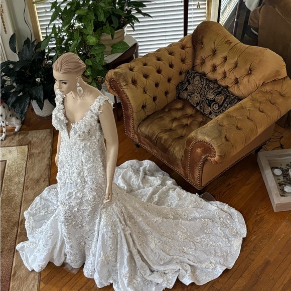 YSA Makino fit n flare Wedding Gown Size 12 NWT Off white - Picture 7 of 16